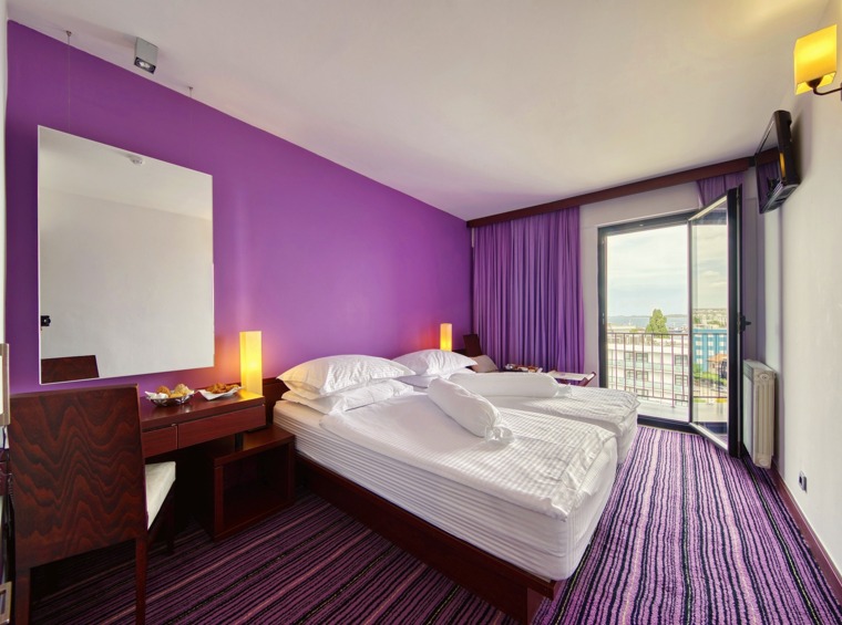 Hotelzimmer mit Balkon und Meerblick